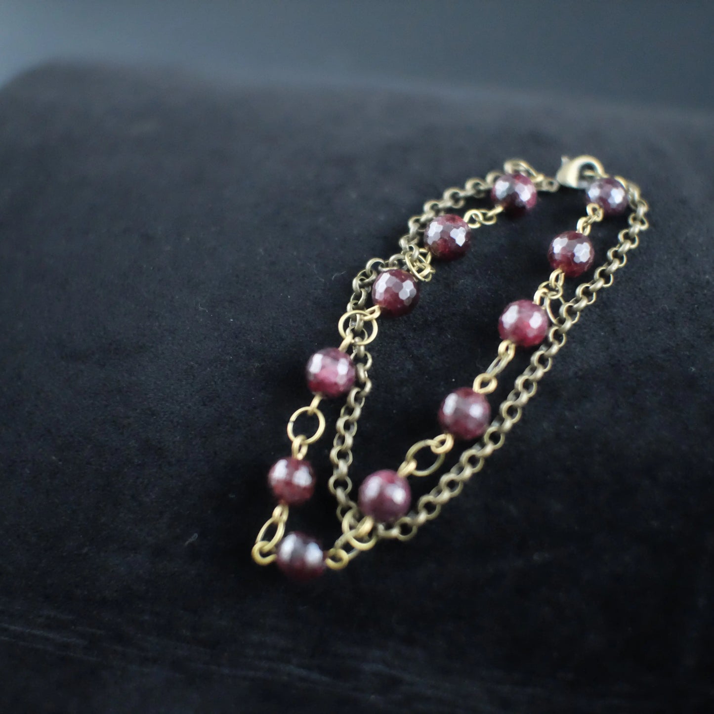 Garnets' Connection Bracelet - Urban Alcatraz 