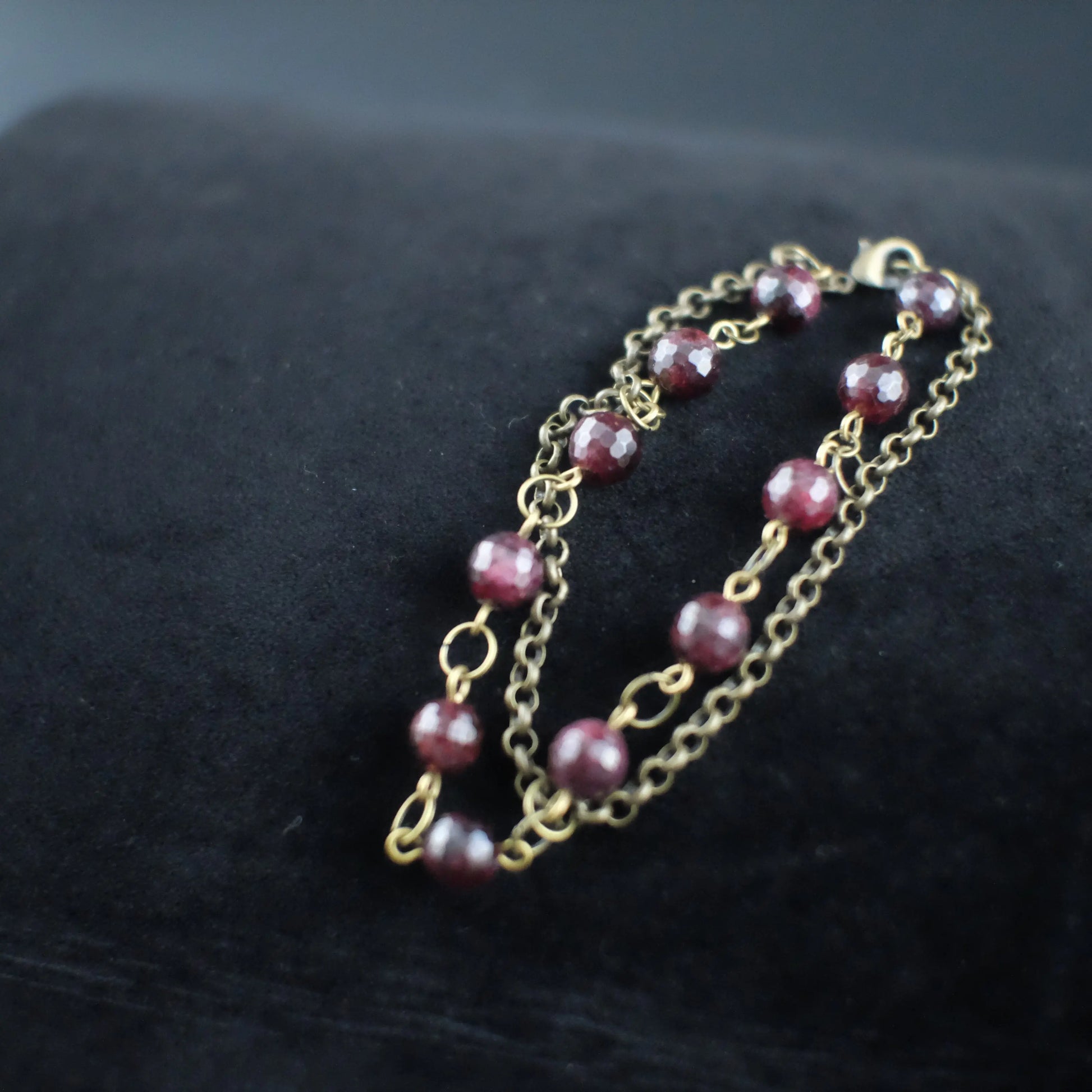 Garnets' Connection Bracelet - Urban Alcatraz 
