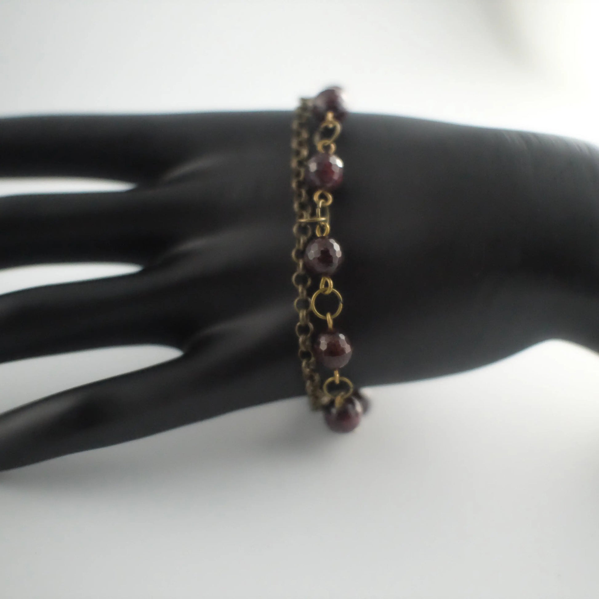 Garnets' Connection Bracelet - Urban Alcatraz 