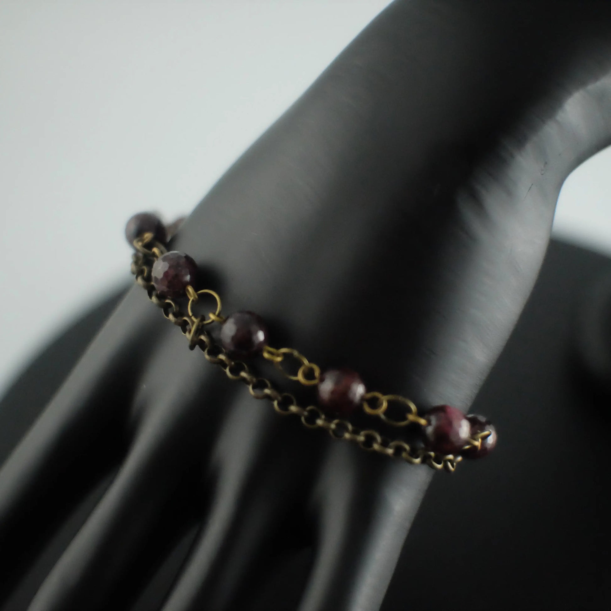 Garnets' Connection Bracelet - Urban Alcatraz 